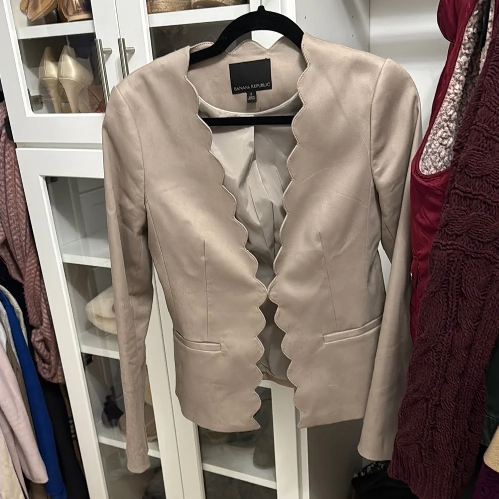 Banana Republic Women's Scalloped Tan Blazer